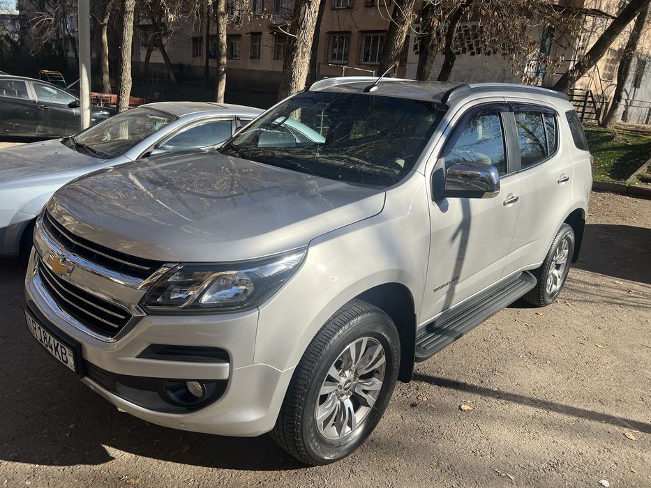 Продаётся Трейлблейзер 2020 года выпуска. Состояние хорошее.