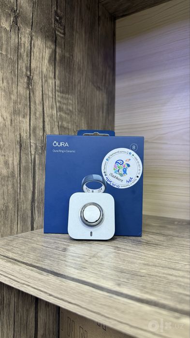 Oura Ring 4 Ceramic Blue / White