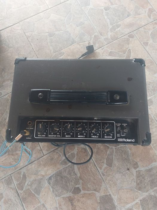 Boxă Roland Choru pentru chitară