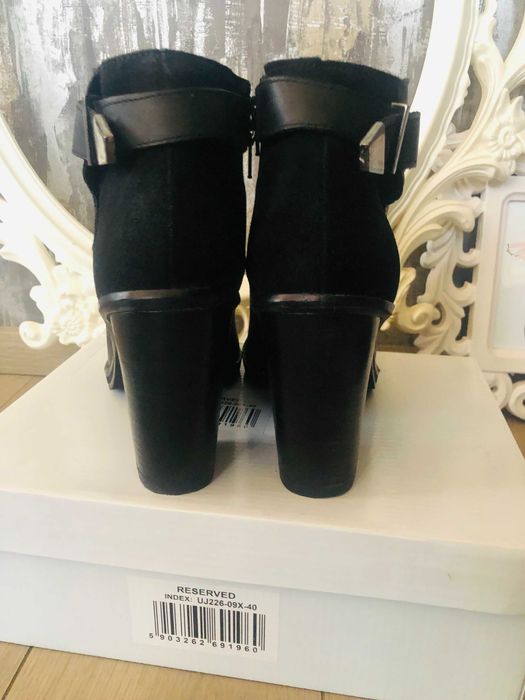 Botine negre piele naturala toc inalt gros si catarame Reserved 40