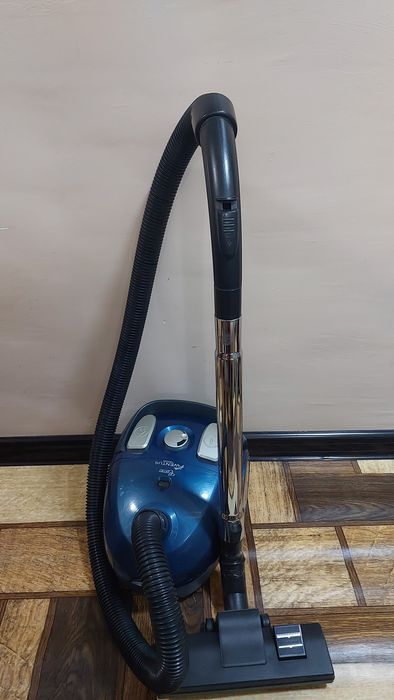 Продаётся Пылесос в отличном состоянии