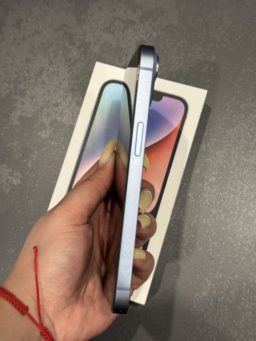 Продам Iphone 14