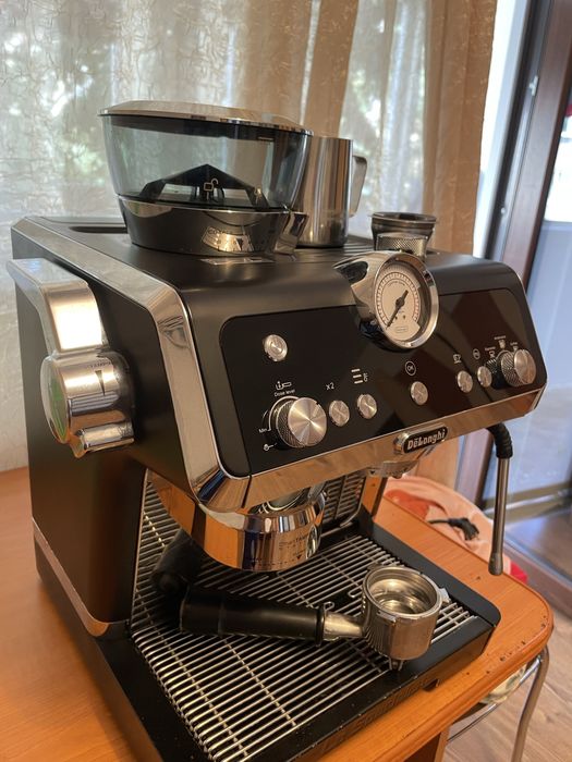 De vanzare aparat de cafea De’Longhi La Specialista Arte EC9155