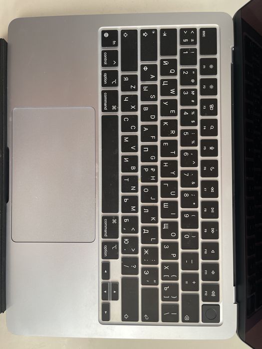 Macbook 2025 год M4 chip 16GB memory 512 GB storage