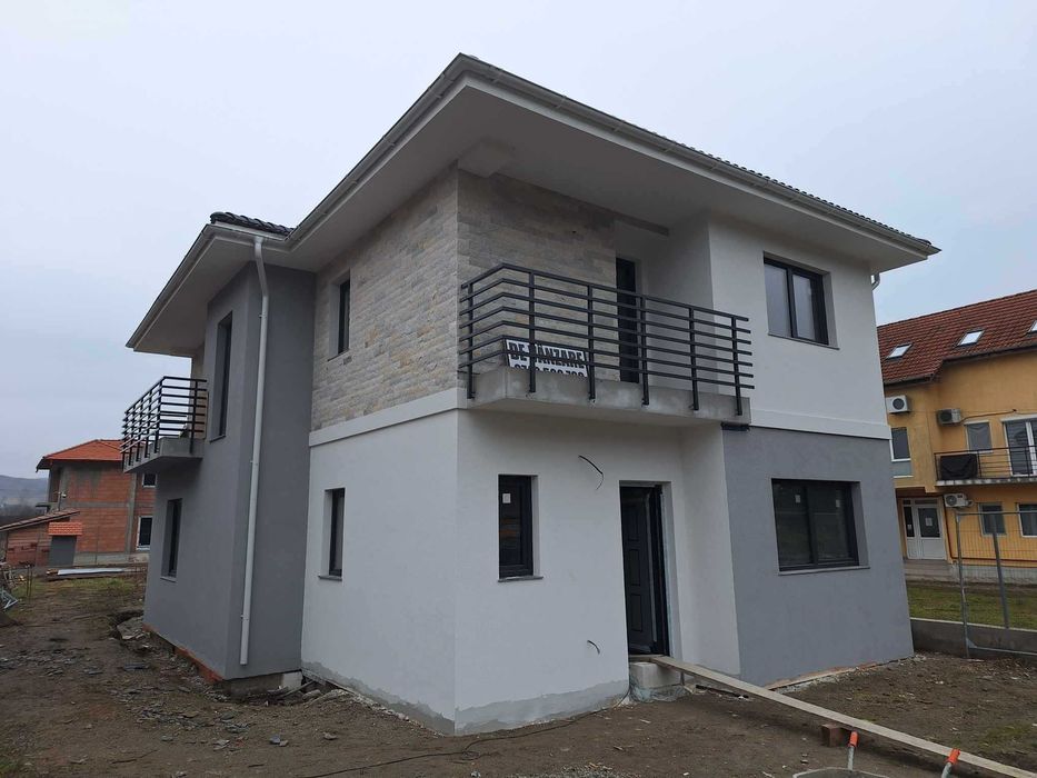 Casa de vanzare str Tineretului