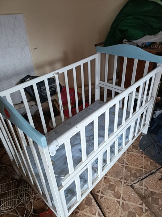 Продам детскую кроватку