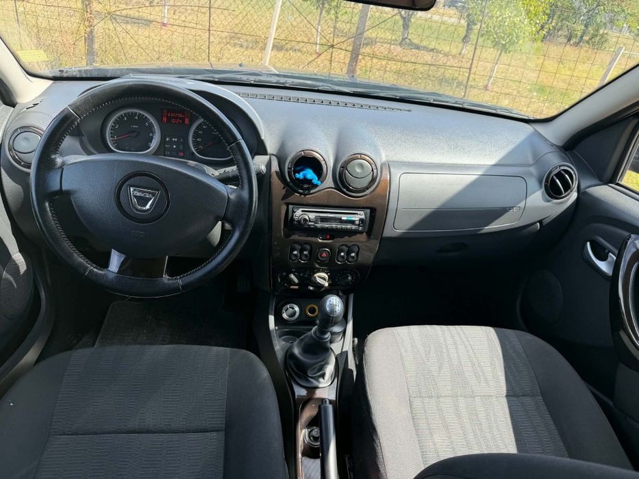 Vând Dacia Duster 1.5 dCi 4x4 -2011