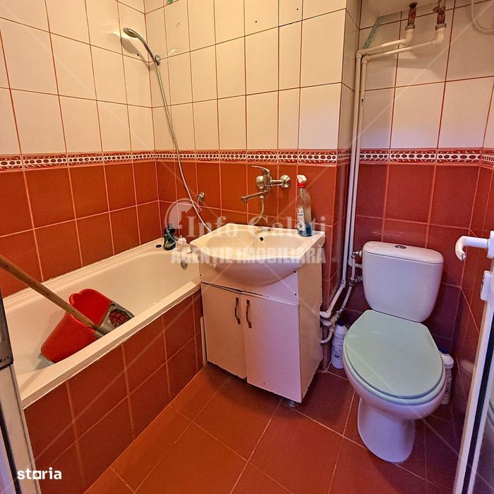 | Apartament cu 2 camere | Micro 40 | Etaj 3 |