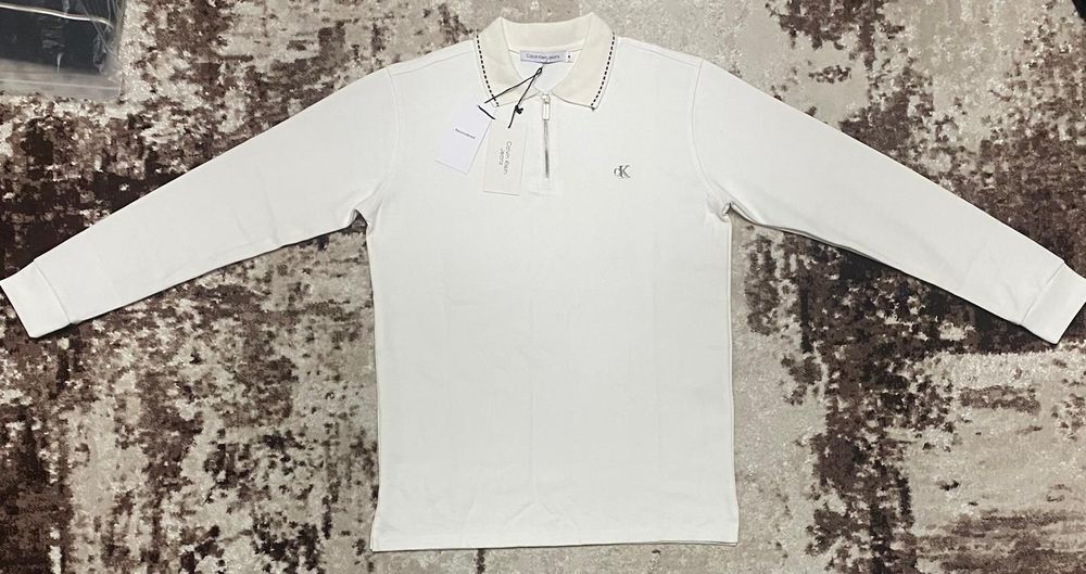 Vând bluza noua de bărbați Calvin Klein
