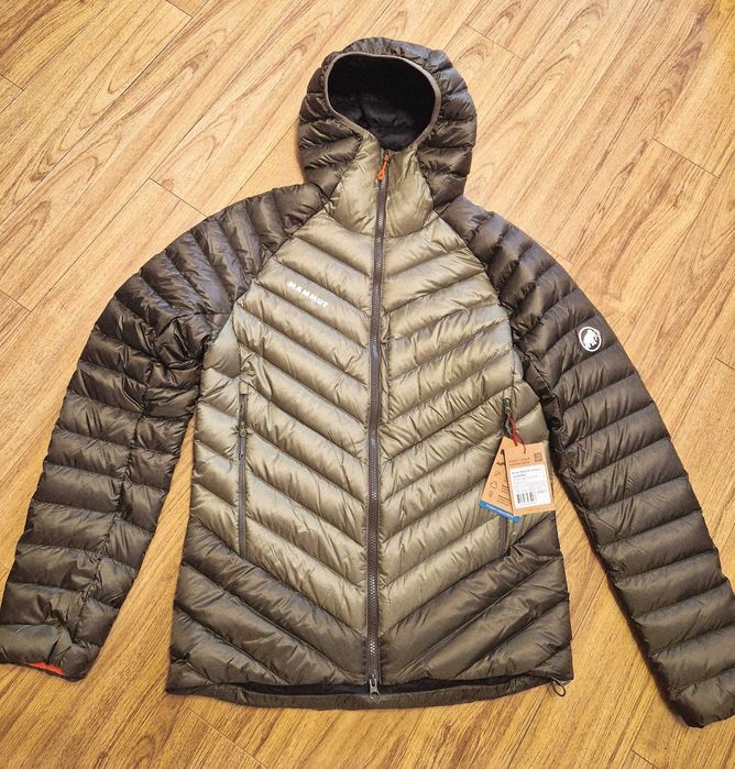 Geaca puf Mammut Broad Peak 800 cuin, masura M, noua, cu etichete