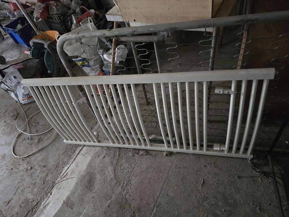 Vând calorifere uzate