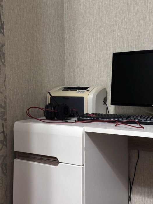 Стол письменный компьютерный