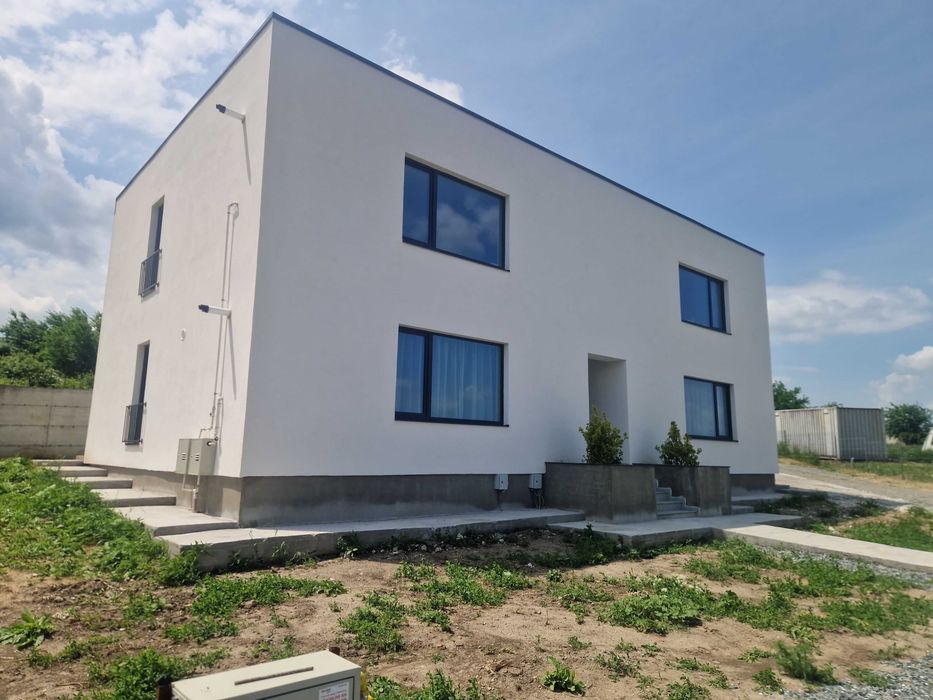 Inchiriez apartamente 2 camere in Valea Adanca