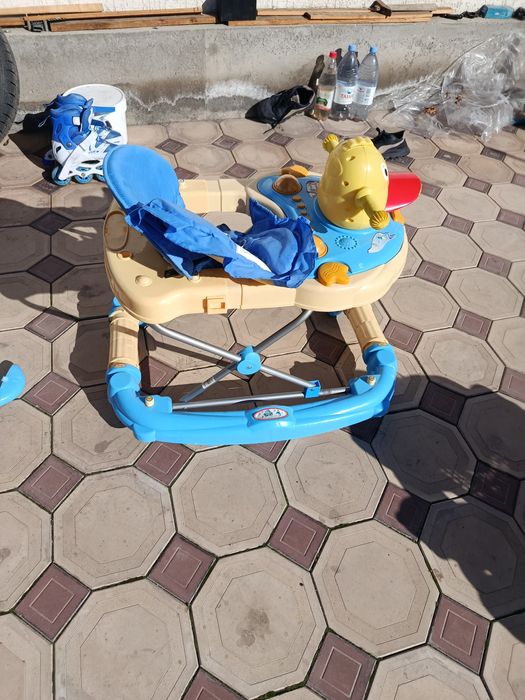 Продам ходунки детские