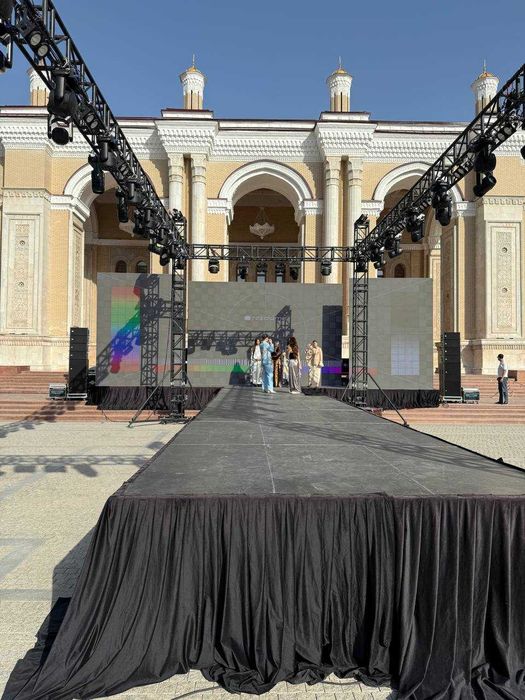 Led ekran sfatli arenda