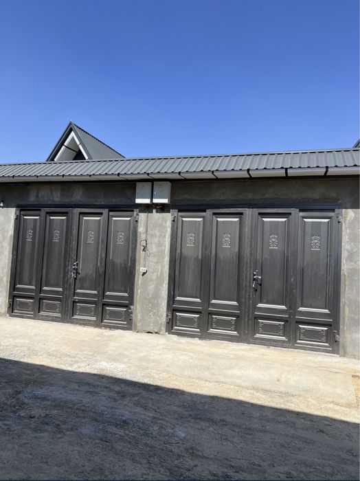 Nazarbekda 2 ta yonma-yon honadon