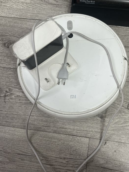 Робот пылесос.