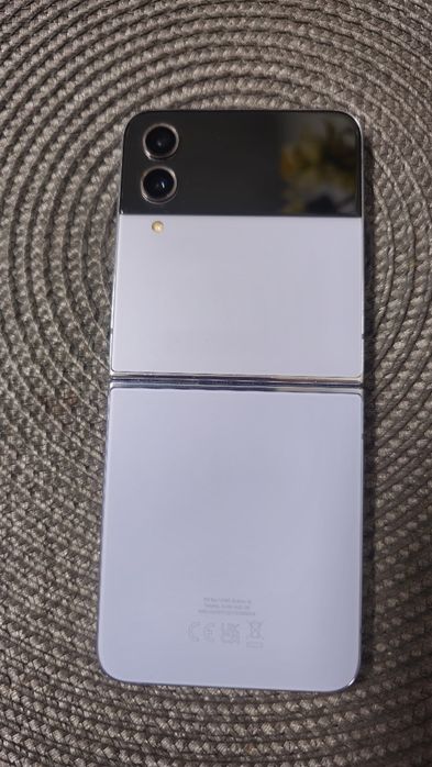 Samsung galaxy z flip 4