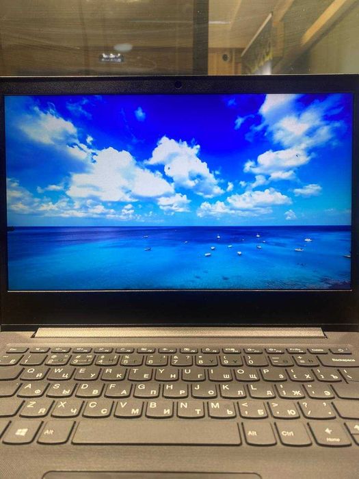 Ноутбук Lenovo V14