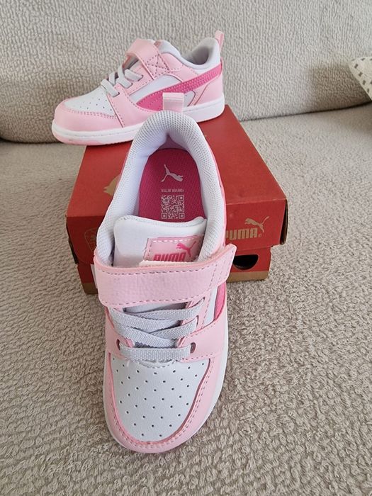 Продам кроссовки для девочки  Puma Rebound V6 Lo AC+ 26 р(ОРИГИНАЛ)