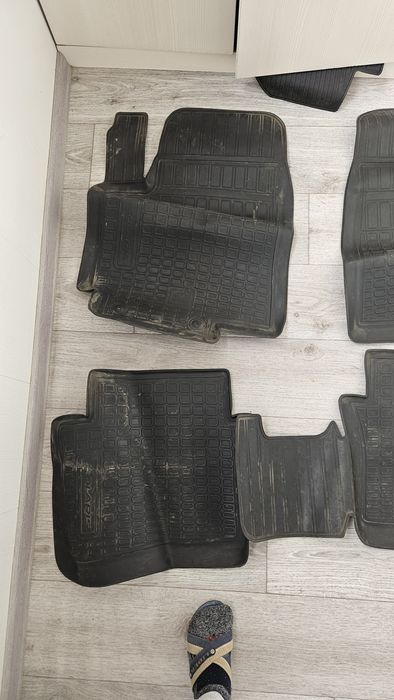 Полики (коврики) на Солярис