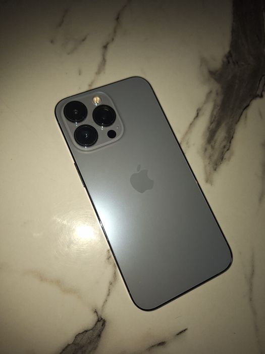 Vând Iphone 13 pro