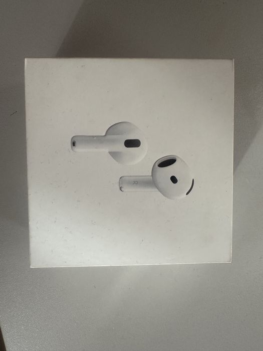 AirPods 4 with ANC