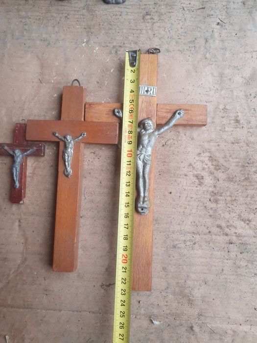 Crucifix din lemn masiv