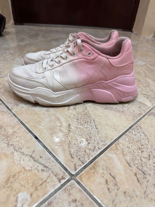 Продавам Дамски Маратонки  REPLAY номер 39