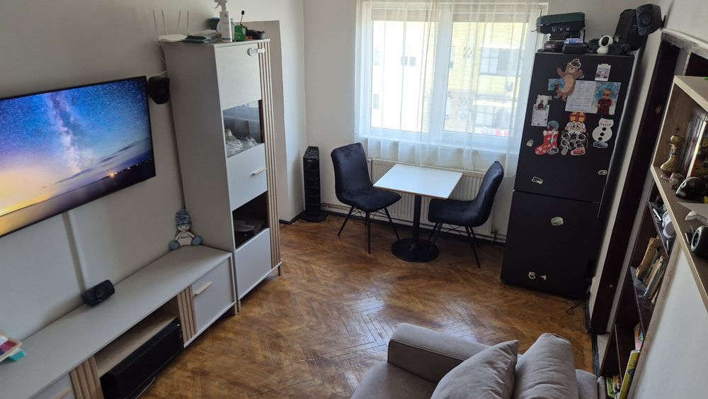 Vand Apartament la CHEIE !!! 2 camere