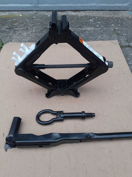 Cric,cheie de roti,cui-tractare FORD Focus, C-max, S-max, Mondeo