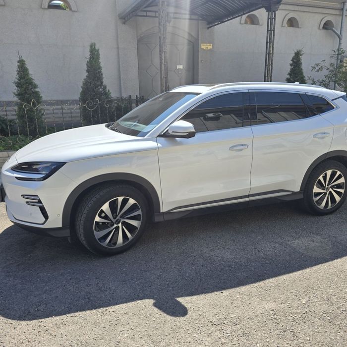 BYD Song Plus EV Champion 2023 — 2