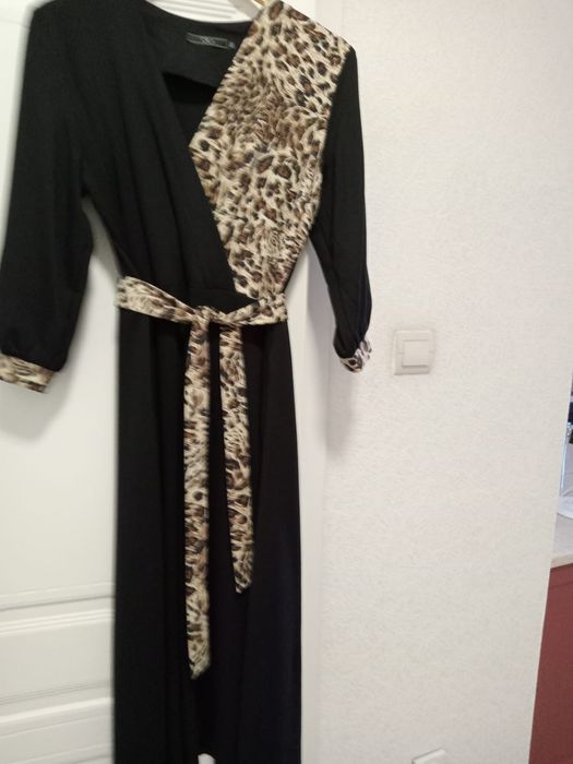 Женская одежда и аксессуары