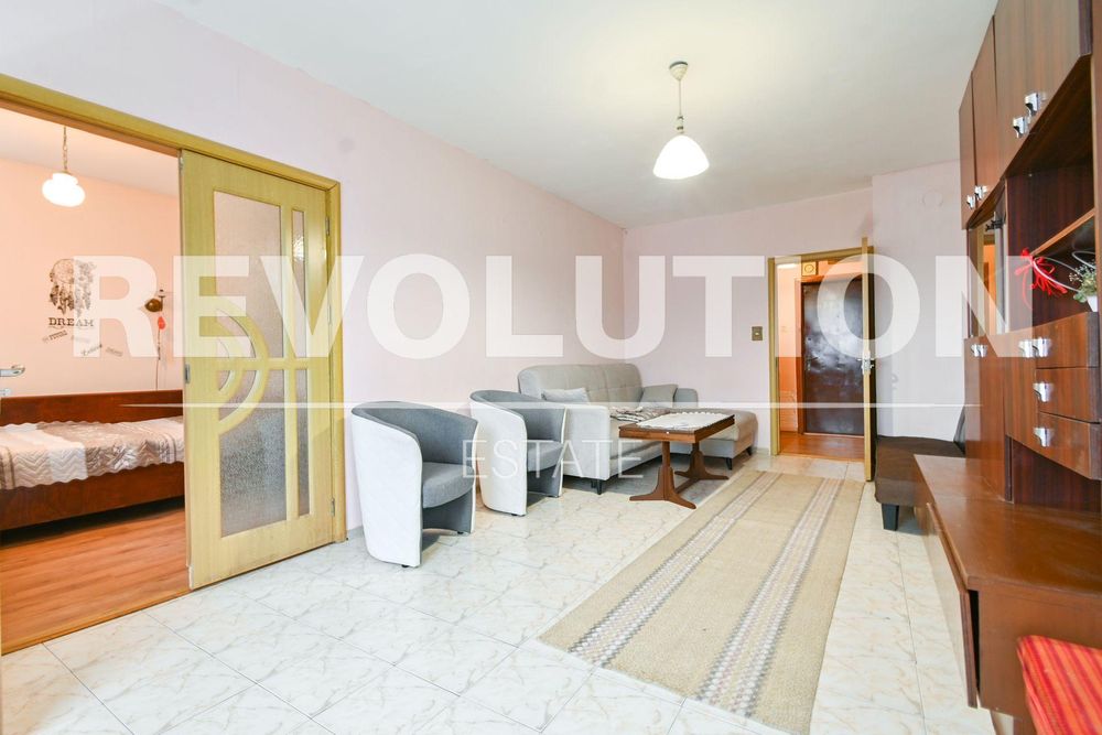 Тристаен апартамент в ж.к. Стрелбище.