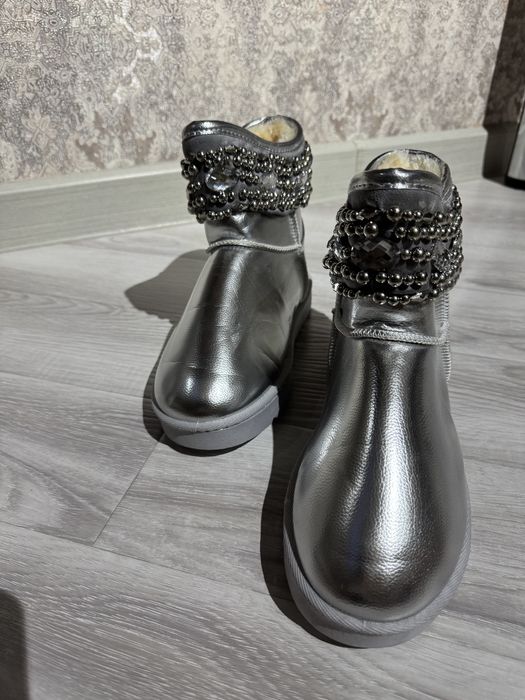 Уги женские оригинал!!!