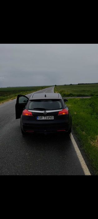 Vând sau schimb Opel Insignia Sports Tourer 2.0 CDTI