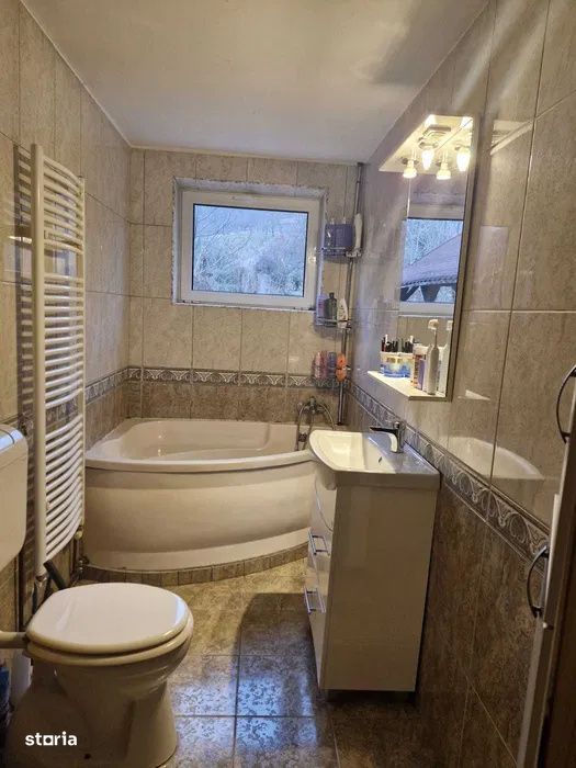 Casa mobilata cu vedere la padure, 165 mp + teren 841 mp – gata de m