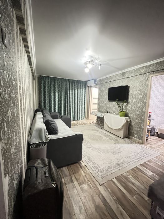 Продается 3 ех комнатная квартира