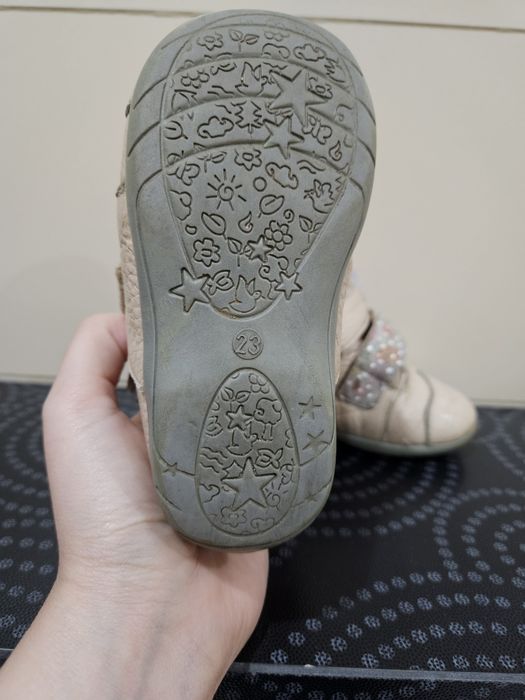 Ghete de piele, imblanite pentru fetite, marimea 23