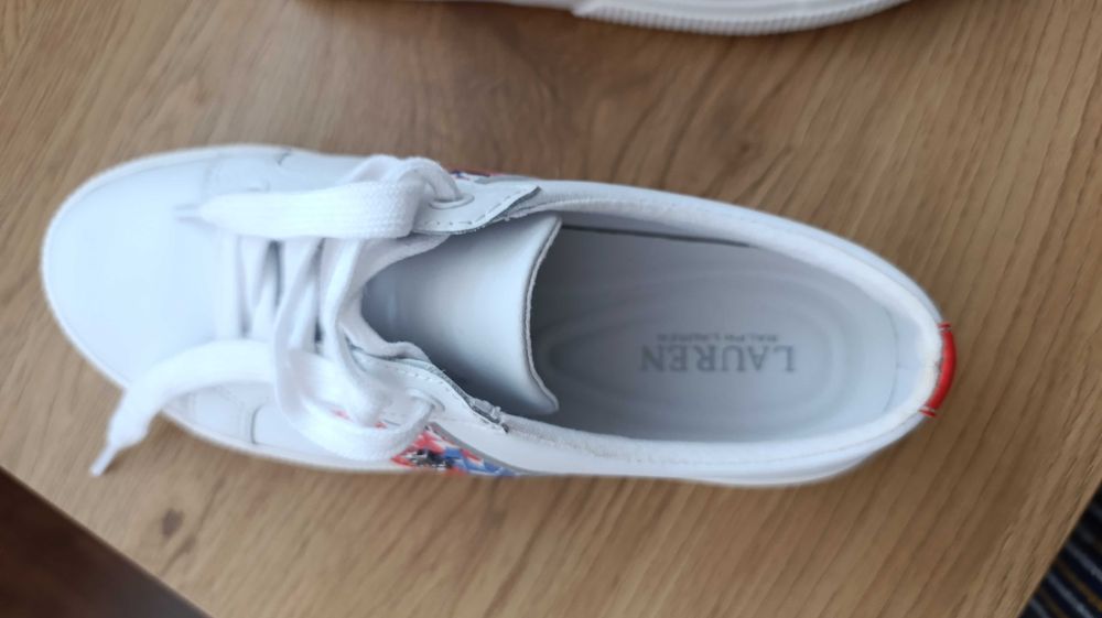 Дамски бели обувки,сандали