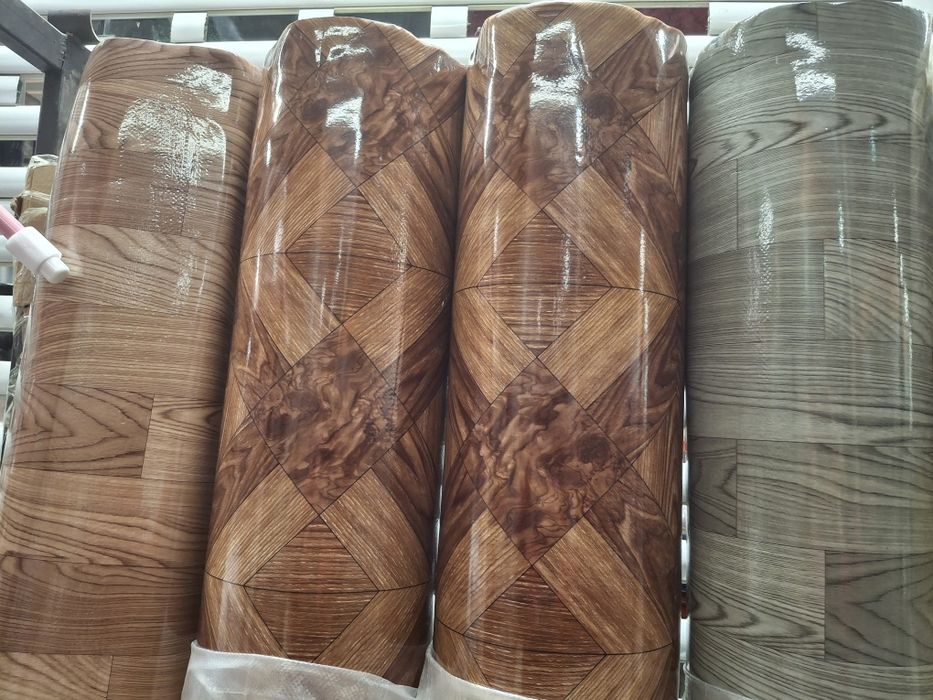 Linoleu Ff Gros 2mm grosime, lat 2m, lung 20m. fusta