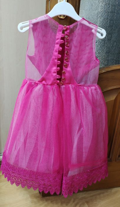 Нарядное платье на девочку 4-5 лет