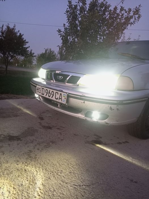 Qolganini moshinani yonida gaplashamiz