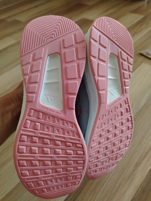 Нови детски  adidas 35  номер