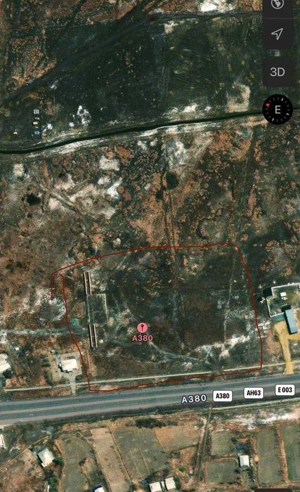 Земельный участок со строениями