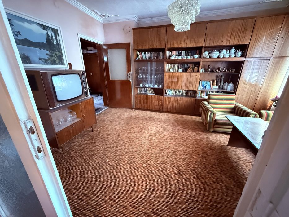 Продава се Етаж от къща в Чирпан - 400 кв.м за 82 €/кв.м - Снимка #5