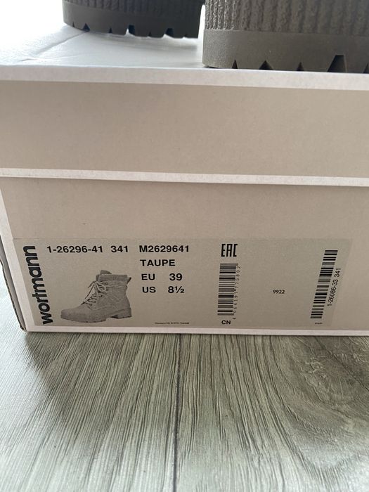 Боти на  Tamaris