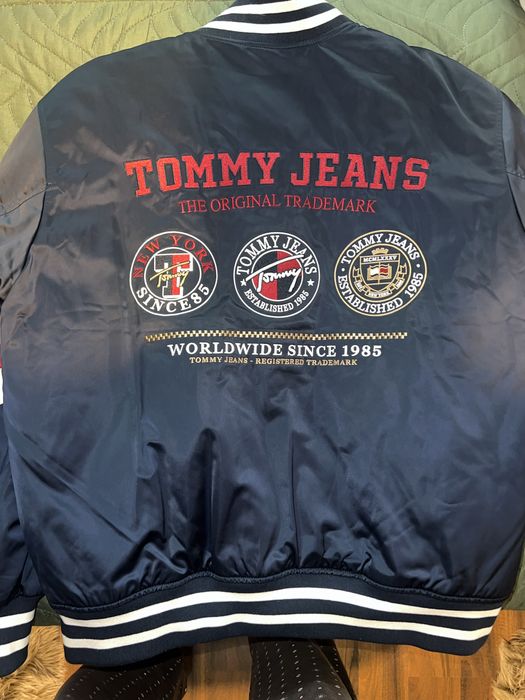 Vand geaca iarna tommy originala