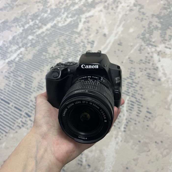 Фотоаппарат Canon 250d