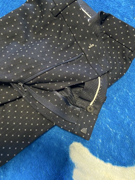 Pantaloni de barbati H&M  slim fit, mar 34/36, bleumarin cu model romb